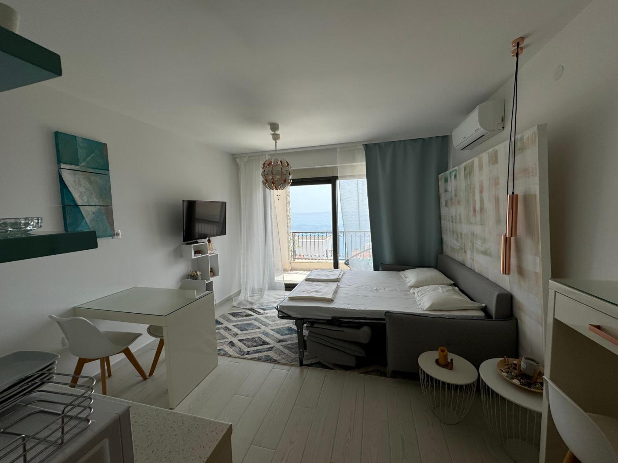 Petar * Budva